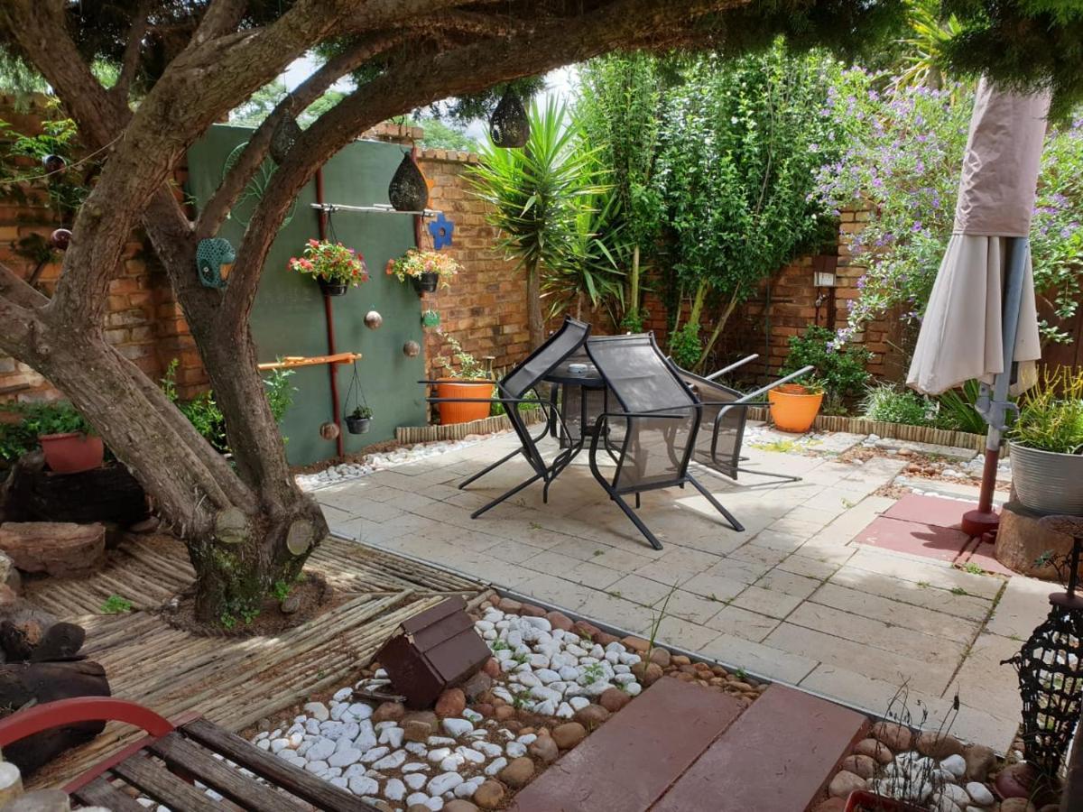 The Lazy Grape Guest Lodge & Spa Benoni Eksteriør billede