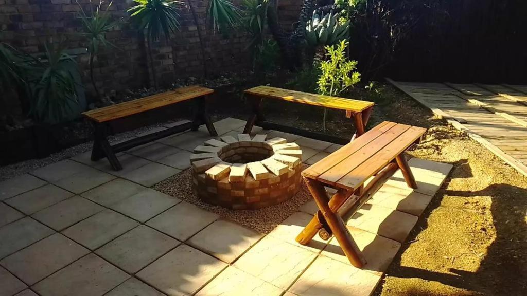 The Lazy Grape Guest Lodge & Spa Benoni Eksteriør billede