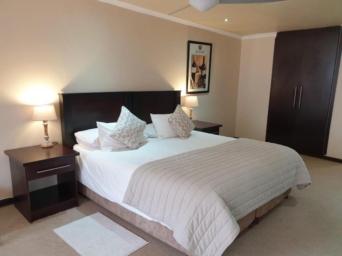 The Lazy Grape Guest Lodge & Spa Benoni Eksteriør billede