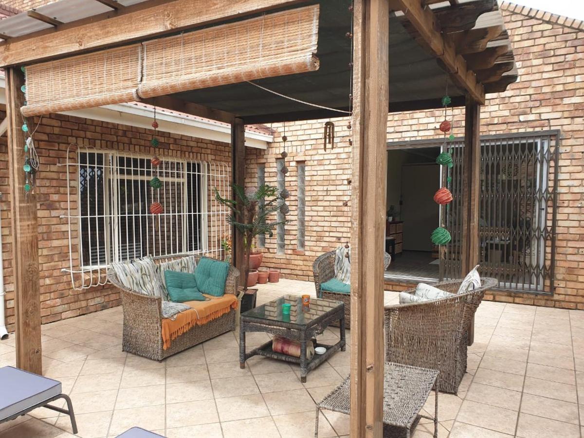 The Lazy Grape Guest Lodge & Spa Benoni Eksteriør billede