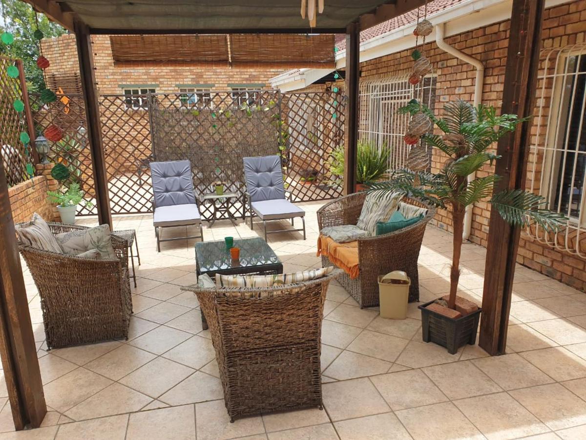 The Lazy Grape Guest Lodge & Spa Benoni Eksteriør billede