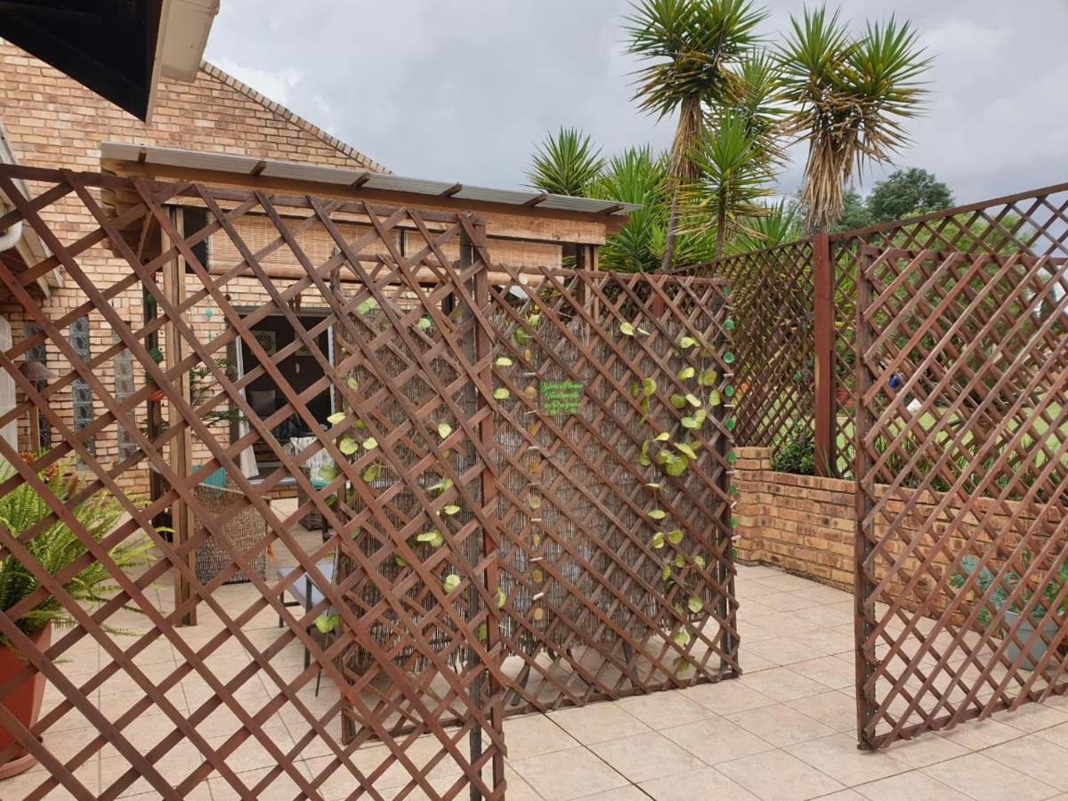 The Lazy Grape Guest Lodge & Spa Benoni Eksteriør billede