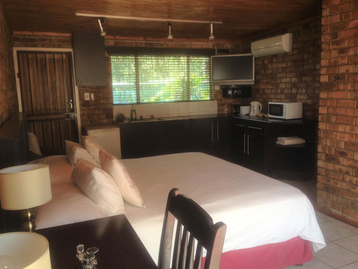 The Lazy Grape Guest Lodge & Spa Benoni Eksteriør billede