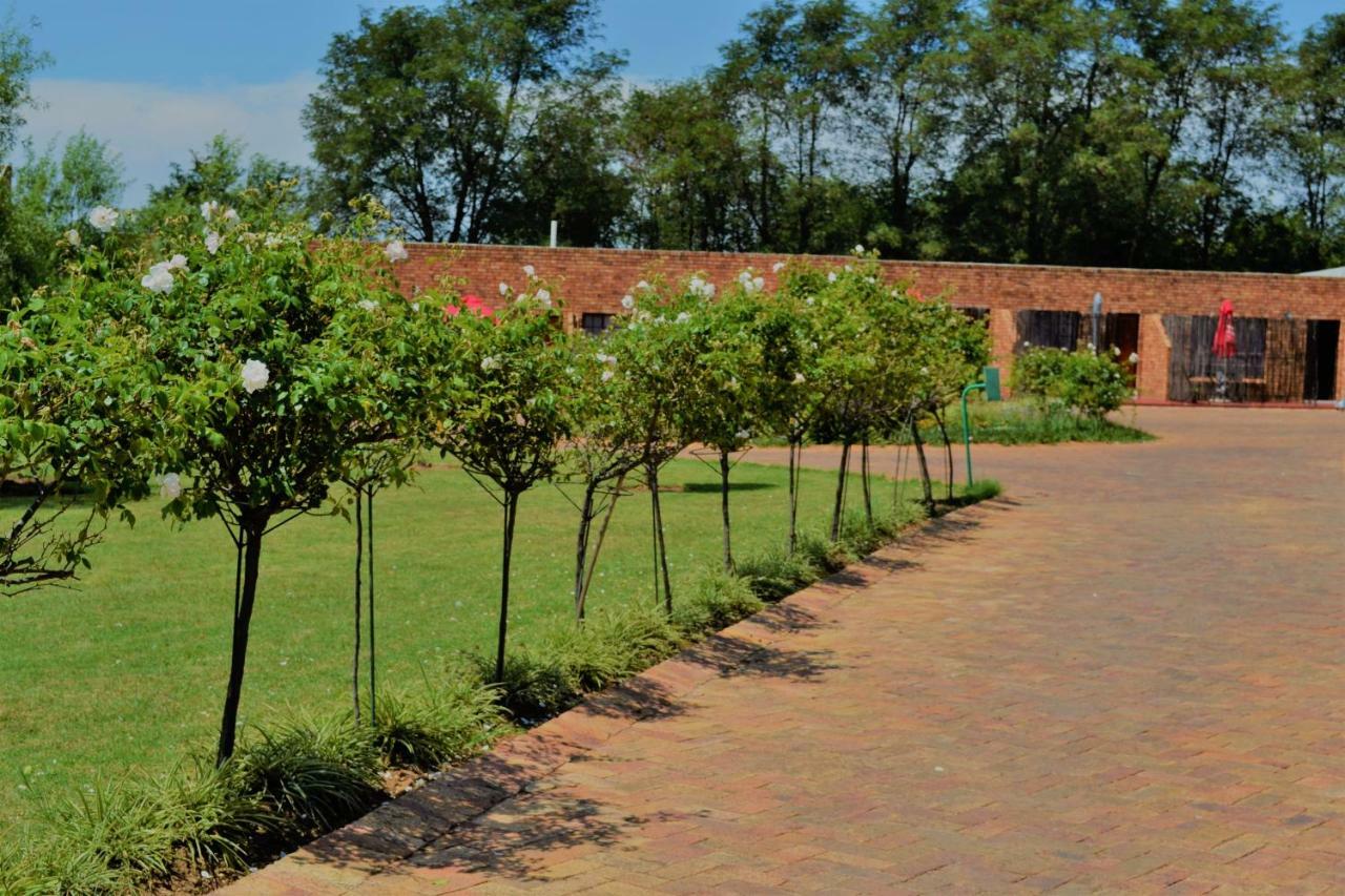 The Lazy Grape Guest Lodge & Spa Benoni Eksteriør billede